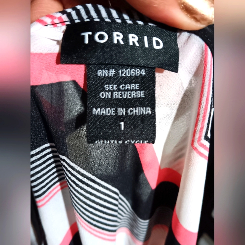 Torrid - Zig-Zag Pattern Sheer Top W/ Button Back… - image 8